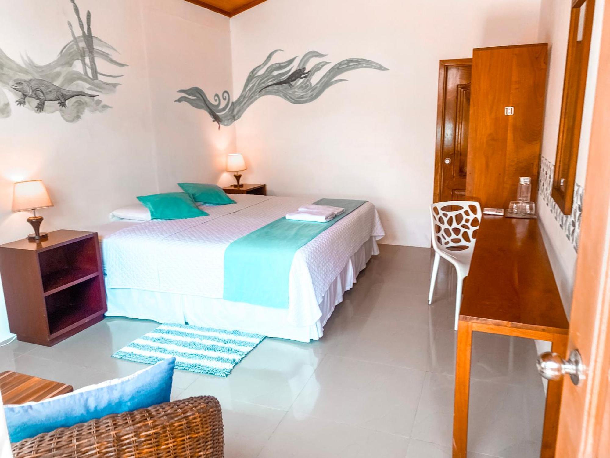Hotel Coral Blanco With High Speed Internet Starlink And Galapagos Tour Operator Puerto Villamil Exterior photo