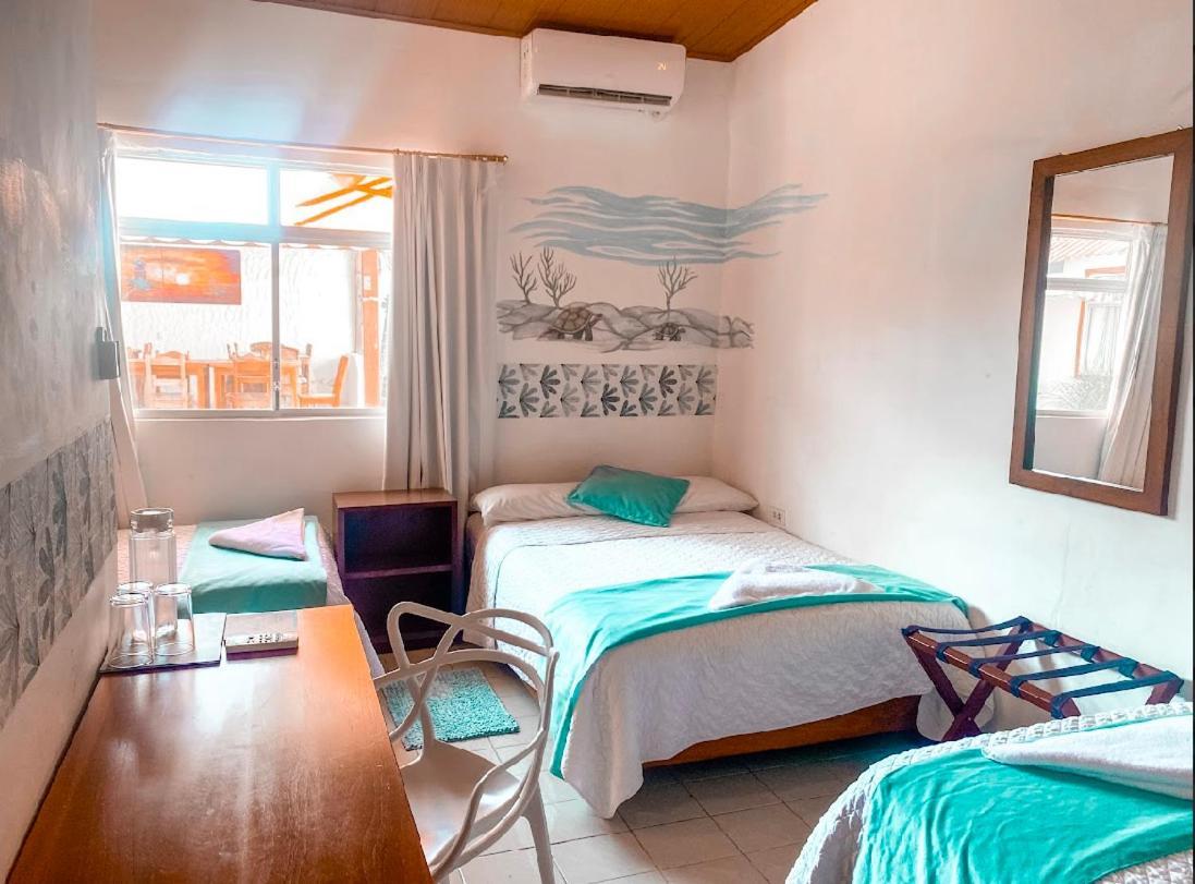 Hotel Coral Blanco With High Speed Internet Starlink And Galapagos Tour Operator Puerto Villamil Exterior photo